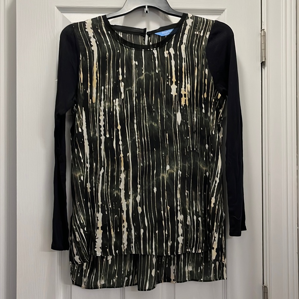 Simply Vera Wang Woman’s blouse, multi-colored (green/blk/cream), Size L